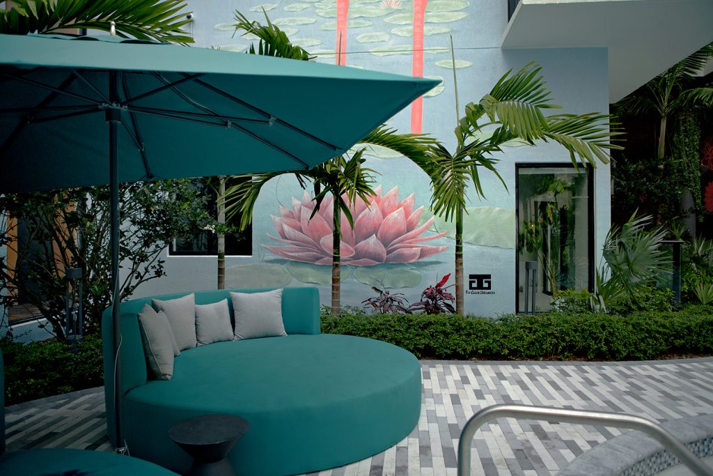 color-dreamers-flower-mural-doral